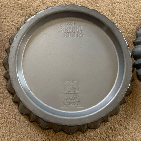 2 Ekco Baker’s Secret Duncan Hines Tiara Desserts Pans - Picture 5 of 6